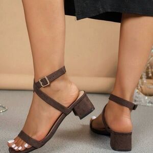 Elegant Brown Kitten Heel